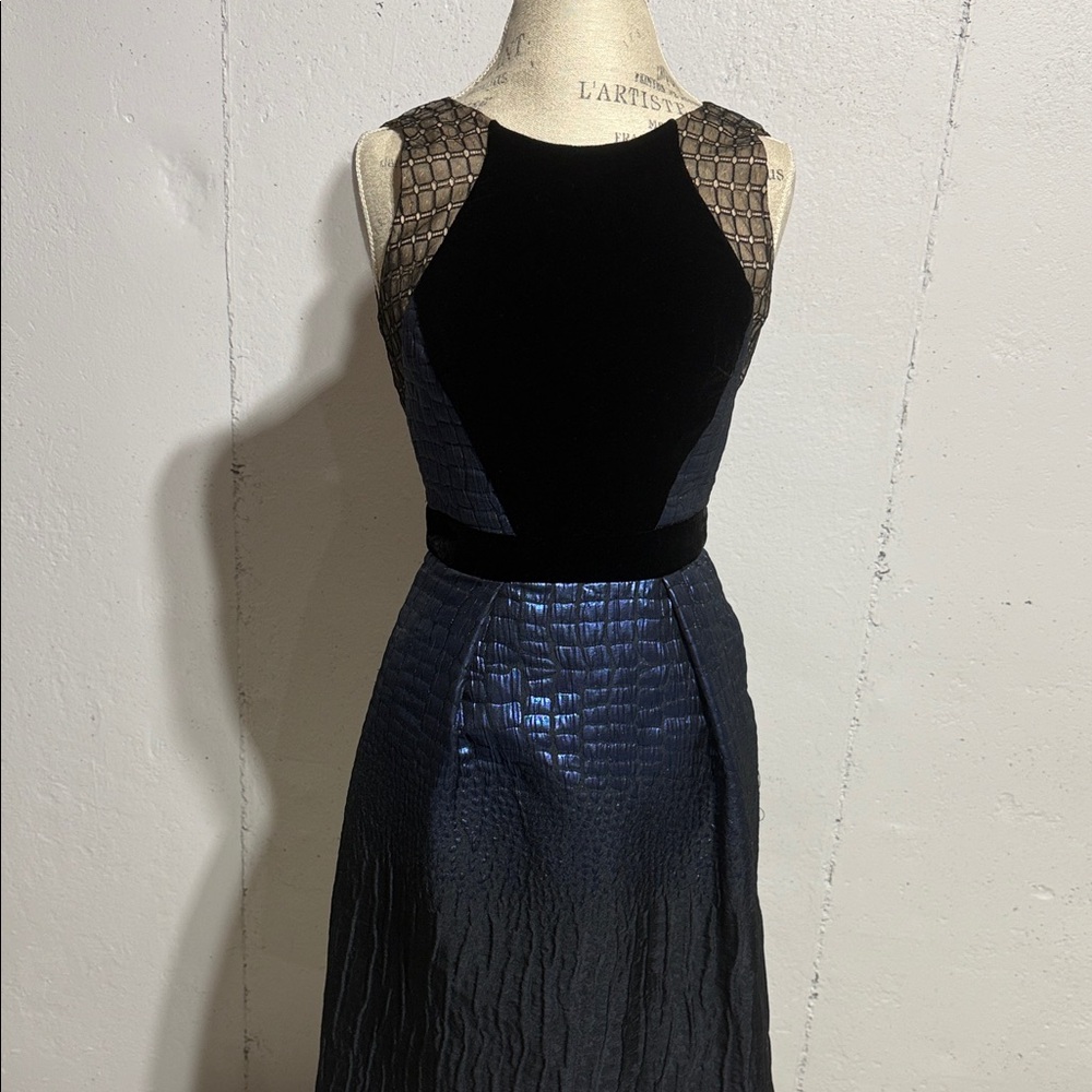 Carmen Marc Valvo Black and Blue Textured Midi Dress